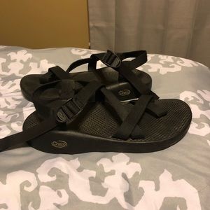 Men’s 11 Black Chacos